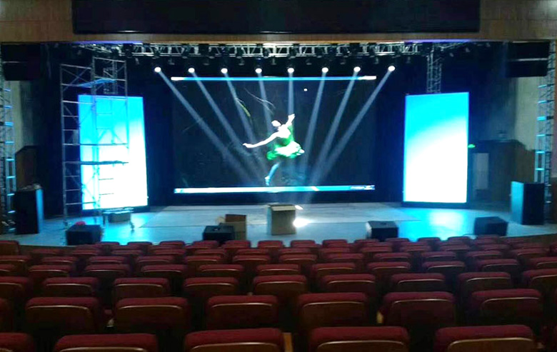 室內(nèi)P4演出會(huì)場(chǎng)LED顯示屏